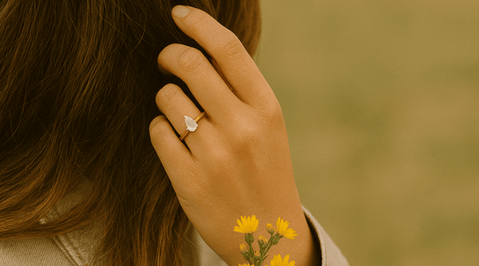 Which Way Should a Pear Shaped Engagement Ring Face?